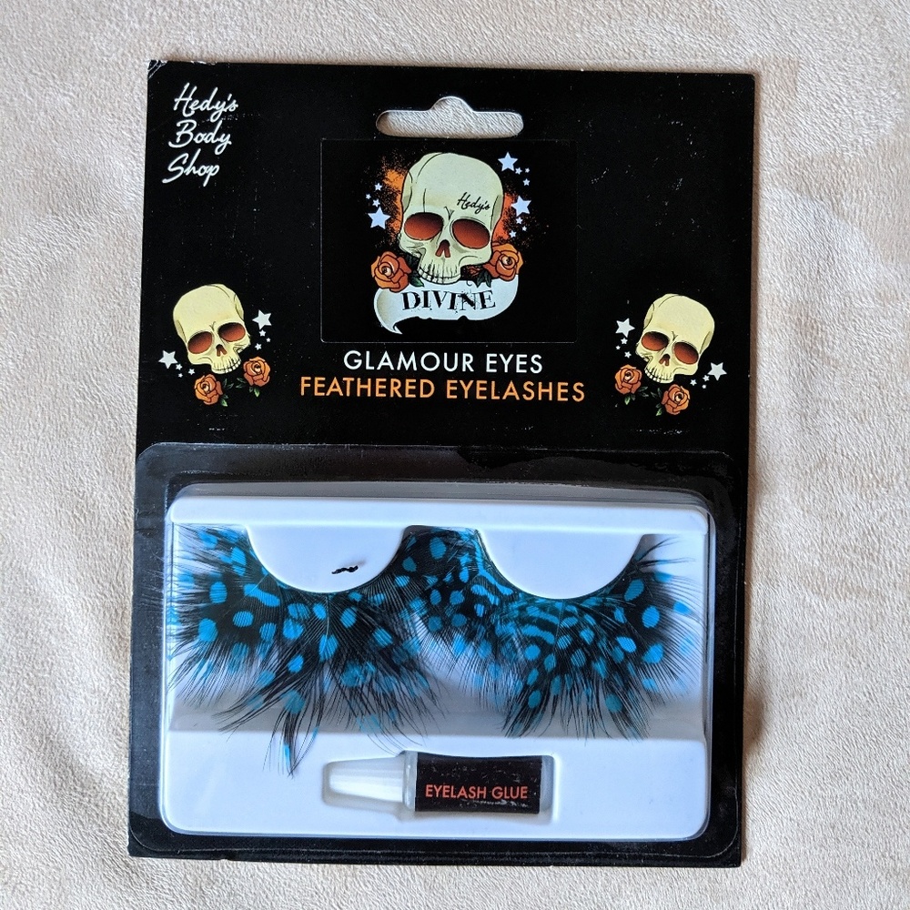 Divine Glamour Eyes Feathered Eyelashes - NWOT